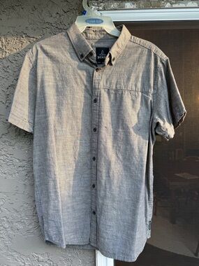 Prana Men's Short Sleeve Button-Down Shirt in Heather Gray
